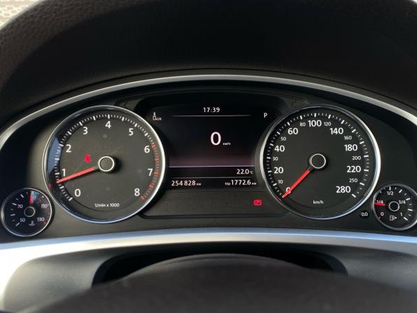 Volkswagen Touareg II Рестайлинг с пробегом 2015 года, цена 2 390 000 рублей, 250000 км, внедорожник, Автокод Объявления