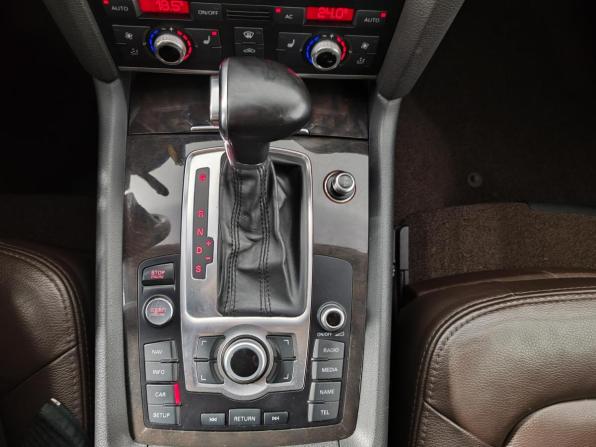 Audi Q7 I (4L) Рестайлинг с пробегом 2012 года, цена 2 049 000 рублей, 195011 км, внедорожник, Автокод Объявления