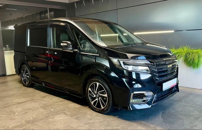 Honda Stepwgn V Рестайлинг с пробегом 2020 года, цена 2 450 000 рублей, 76667 км, минивэн, Автокод Объявления