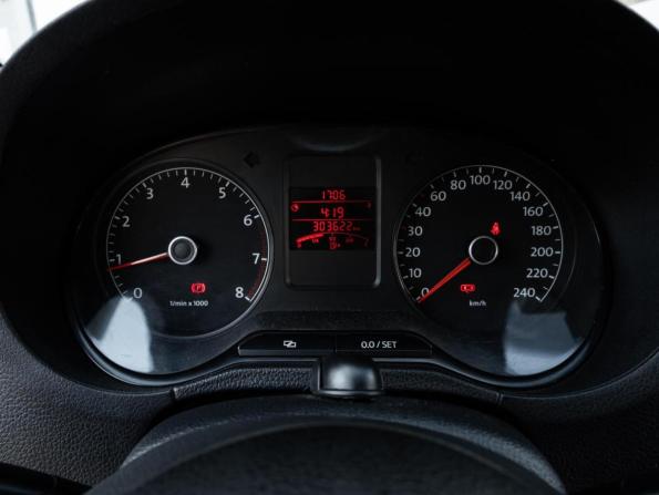 Volkswagen Polo V с пробегом 2014 года, цена 550 000 рублей, 303622 км, седан, Автокод Объявления