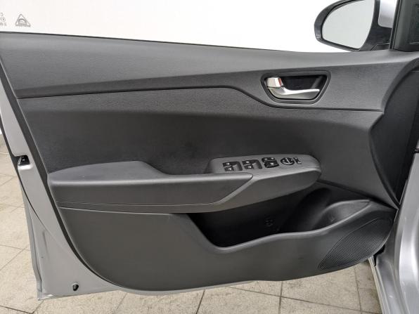 Hyundai Solaris II Рестайлинг с пробегом 2021 года, цена 1 670 000 рублей, 37766 км, седан, Автокод Объявления