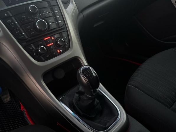 Opel Astra J с пробегом 2012 года, цена 725 000 рублей, 199275 км, хэтчбек, Автокод Объявления