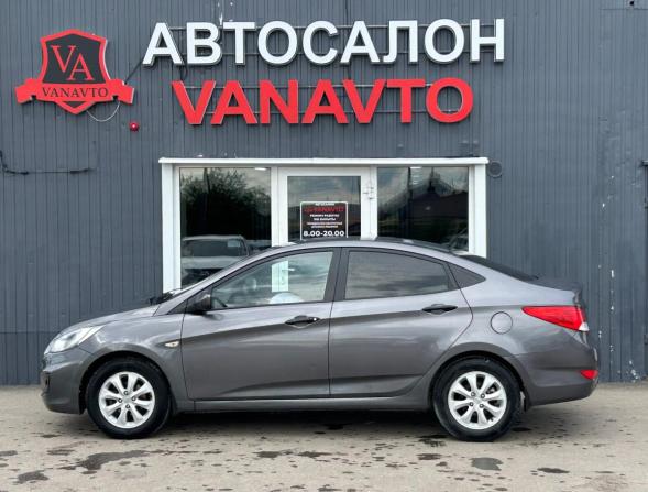 Hyundai Solaris I с пробегом 2011 года, цена 655 000 рублей, 276200 км, седан, Автокод Объявления