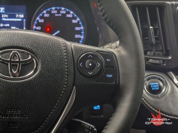 Toyota RAV4 IV (XA40) Рестайлинг с пробегом 2018 года, цена 2 458 000 рублей, 169000 км, внедорожник, Автокод Объявления