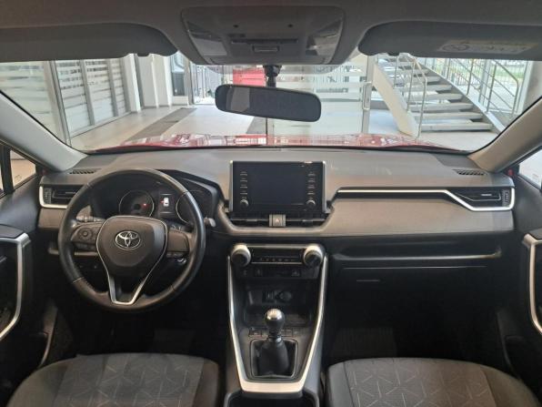 Toyota RAV4 V (XA50) с пробегом 2021 года, цена 2 649 000 рублей, 112318 км, внедорожник, Автокод Объявления