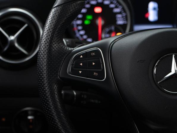 Mercedes-Benz GLA I (X156) Рестайлинг с пробегом 2019 года, цена 2 970 111 рублей, 41944 км, внедорожник, Автокод Объявления