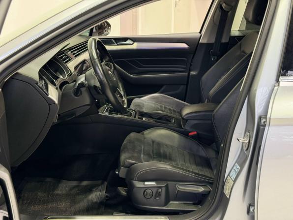 Volkswagen Passat B8 Рестайлинг с пробегом 2019 года, цена 2 019 900 рублей, 212000 км, седан, Автокод Объявления