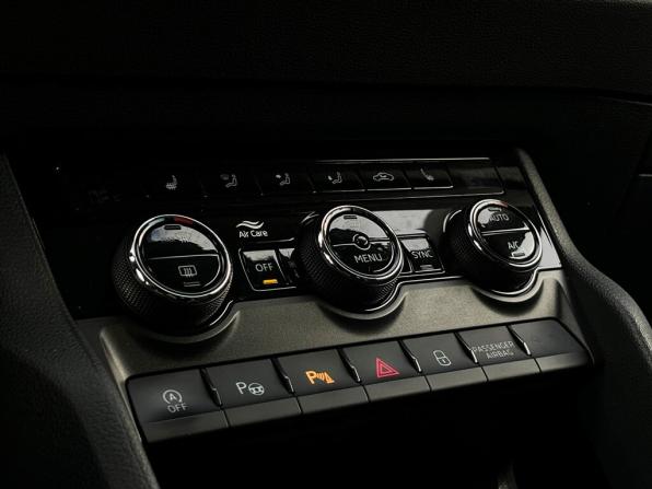 Skoda Karoq I с пробегом 2020 года, цена 2 326 700 рублей, 104912 км, внедорожник, Автокод Объявления
