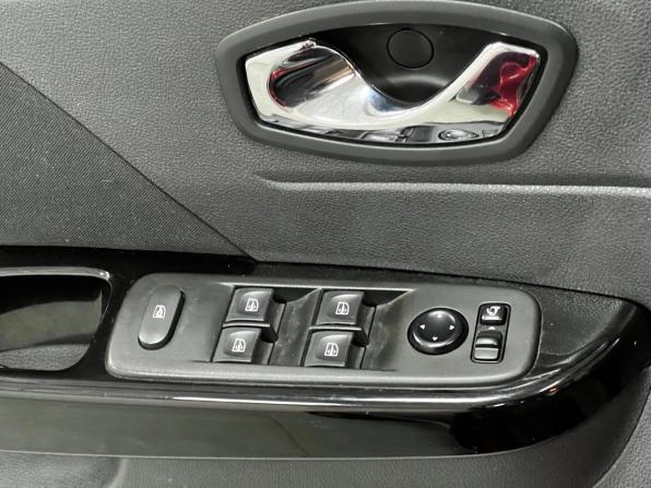 Renault Kaptur I с пробегом 2020 года, цена 1 680 000 рублей, 76910 км, внедорожник, Автокод Объявления