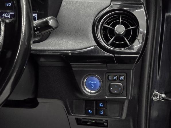 Toyota Corolla XI (E160 E170) Рестайлинг 2 с пробегом 2018 года, цена 1 190 000 рублей, 240000 км, универсал, Автокод Объявления