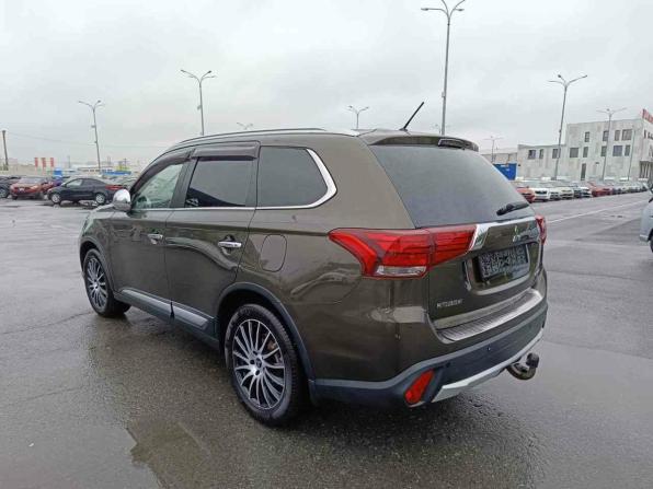 Mitsubishi Outlander III Рестайлинг 2 с пробегом 2016 года, цена 1 724 995 рублей, 235333 км, внедорожник, Автокод Объявления