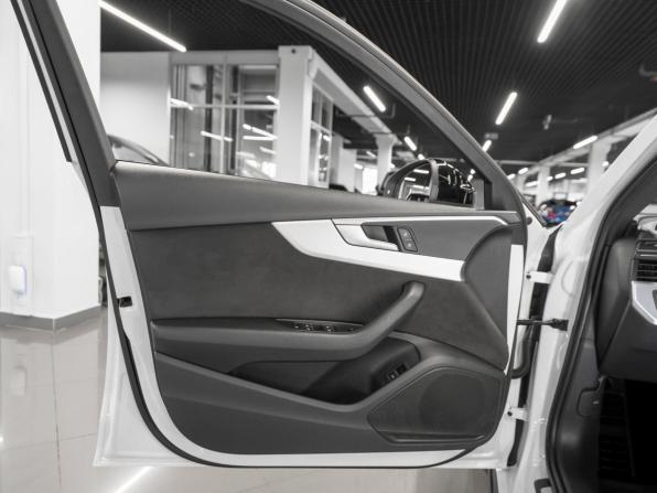 Audi A4 V (B9) Рестайлинг с пробегом 2019 года, цена 2 890 000 рублей, 123227 км, седан, Автокод Объявления