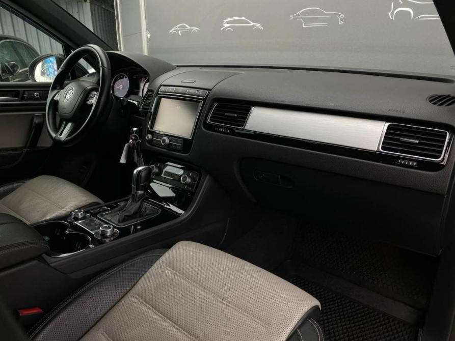 Volkswagen Touareg II Рестайлинг Санкт-Петербург  - изображение 12
