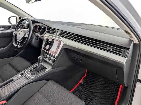 Volkswagen Passat B8 с пробегом 2019 года, цена 2 190 000 рублей, 116847 км, седан, Автокод Объявления