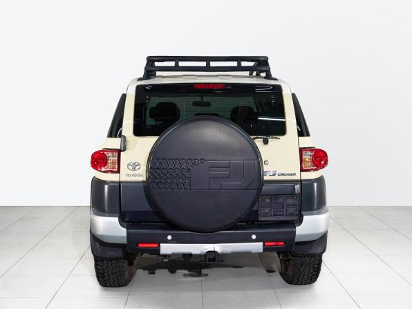 Toyota FJ Cruiser с пробегом 2008 года, цена 2 587 200 рублей, 198000 км, внедорожник, Автокод Объявления