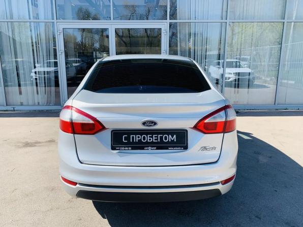 Ford Fiesta Mk6 Рестайлинг с пробегом 2015 года, цена 820 000 рублей, 128000 км, седан, Автокод Объявления