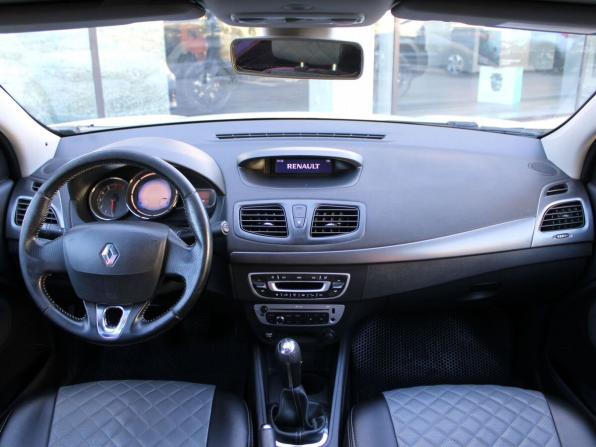 Renault Fluence I Рестайлинг с пробегом 2013 года, цена 635 000 рублей, 287679 км, седан, Автокод Объявления