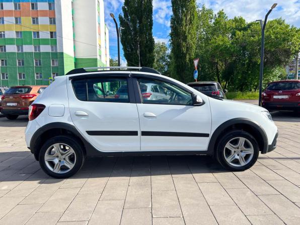 Renault Sandero II Рестайлинг с пробегом 2019 года, цена 1 294 900 рублей, 50700 км, хэтчбек, Автокод Объявления