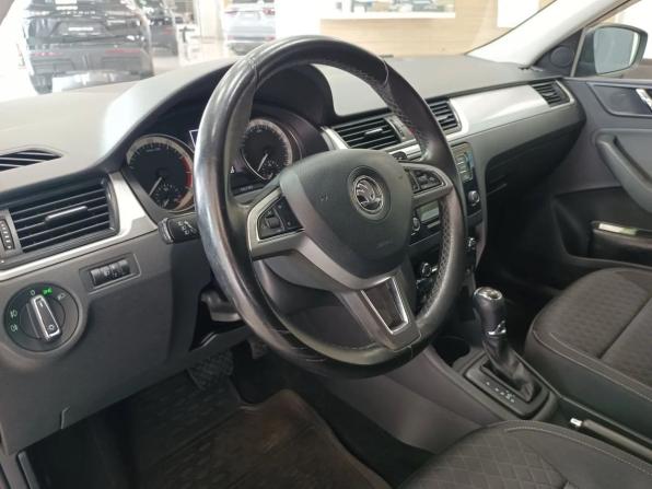 Skoda Rapid I с пробегом 2016 года, цена 880 000 рублей, 200400 км, лифтбек, Автокод Объявления