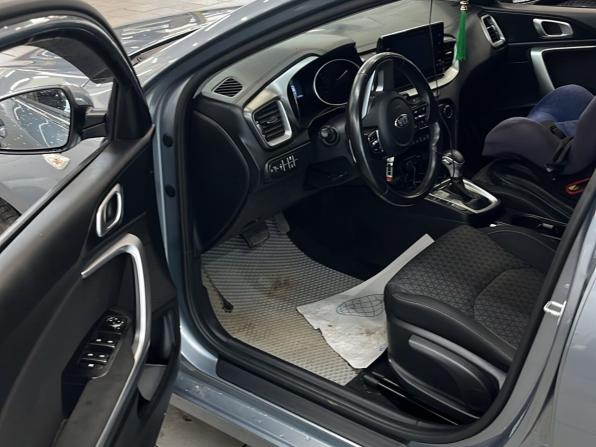 Kia Ceed III с пробегом 2021 года, цена 1 930 000 рублей, 57449 км, универсал, Автокод Объявления