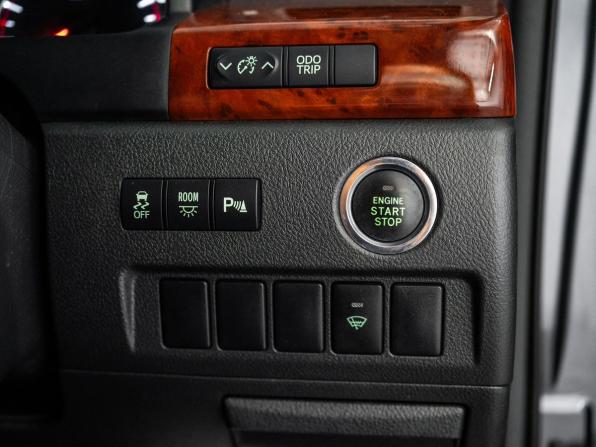 Toyota Vellfire I с пробегом 2011 года, цена 2 470 000 рублей, 150000 км, минивэн, Автокод Объявления