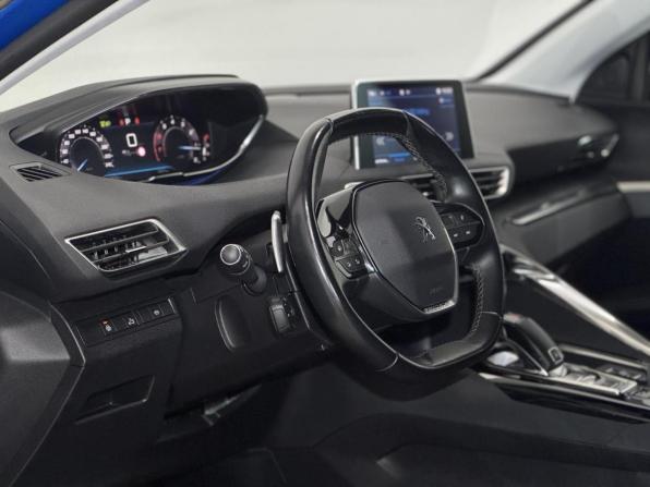 Peugeot 3008 II Рестайлинг с пробегом 2021 года, цена 2 375 000 рублей, 52878 км, внедорожник, Автокод Объявления