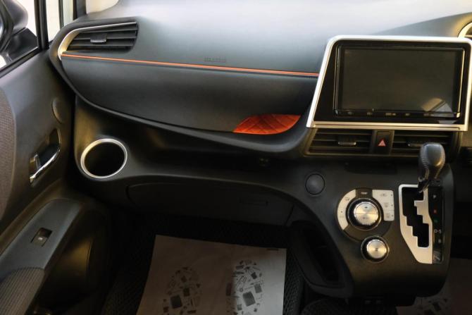 Toyota Sienta II Рестайлинг с пробегом 2020 года, цена 1 629 000 рублей, 61245 км, компактвэн, Автокод Объявления