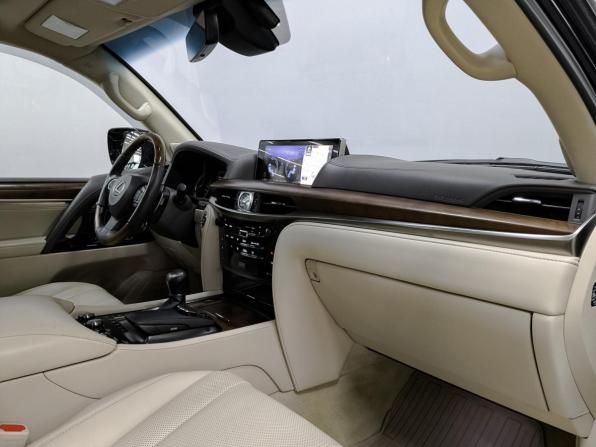 Lexus LX III Рестайлинг 2 с пробегом 2016 года, цена 6 800 000 рублей, 132174 км, внедорожник, Автокод Объявления