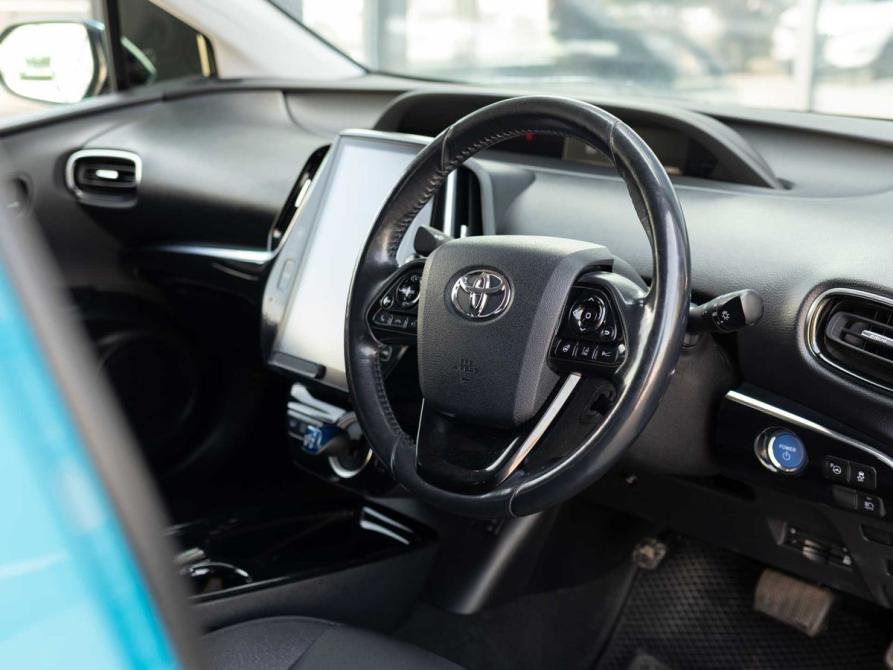 Toyota Prius IV (XW50) Новосибирск  - изображение 11
