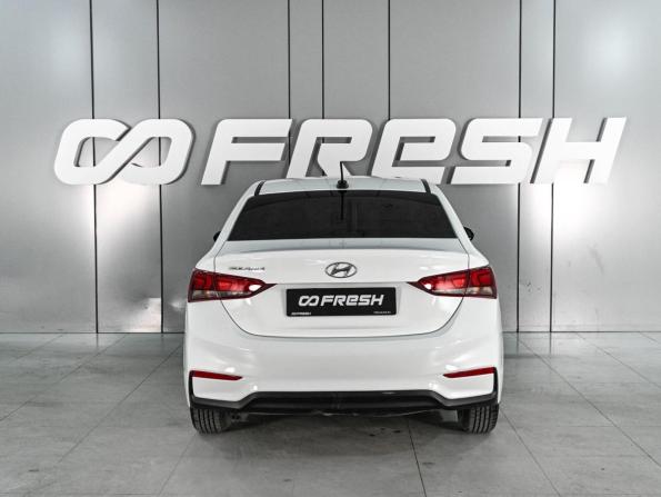 Hyundai Solaris II с пробегом 2018 года, цена 1 039 000 рублей, 147738 км, седан, Автокод Объявления