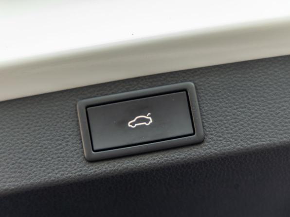 Skoda Karoq I с пробегом 2022 года, цена 2 748 000 рублей, 76406 км, внедорожник, Автокод Объявления