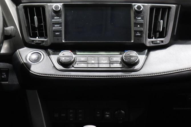 Toyota RAV4 IV (XA40) Рестайлинг с пробегом 2017 года, цена 2 530 000 рублей, 123105 км, внедорожник, Автокод Объявления