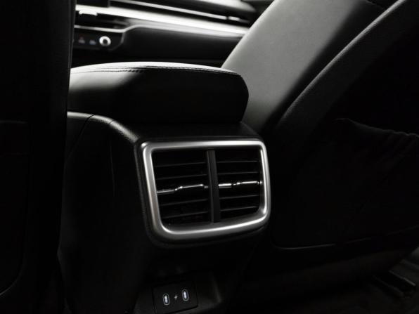 Kia K5 III Рестайлинг с пробегом 2024 года, цена 3 700 000 рублей, 24943 км, седан, Автокод Объявления