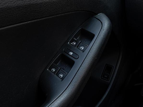 Volkswagen Jetta VI Рестайлинг с пробегом 2015 года, цена 998 000 рублей, 203599 км, седан, Автокод Объявления