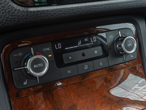 Volkswagen Touareg II с пробегом 2013 года, цена 2 310 000 рублей, 234590 км, внедорожник, Автокод Объявления