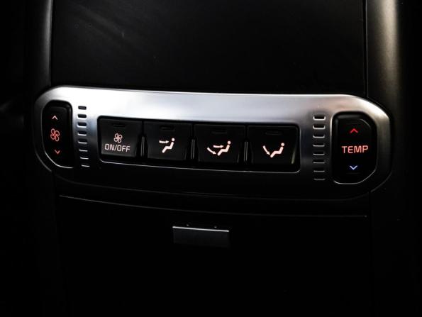 Kia Mohave I Рестайлинг с пробегом 2017 года, цена 2 499 000 рублей, 255861 км, внедорожник, Автокод Объявления