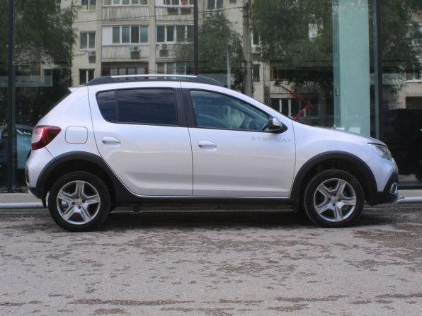 Renault Sandero II Рестайлинг с пробегом 2019 года, цена 1 265 000 рублей, 65654 км, хэтчбек, Автокод Объявления