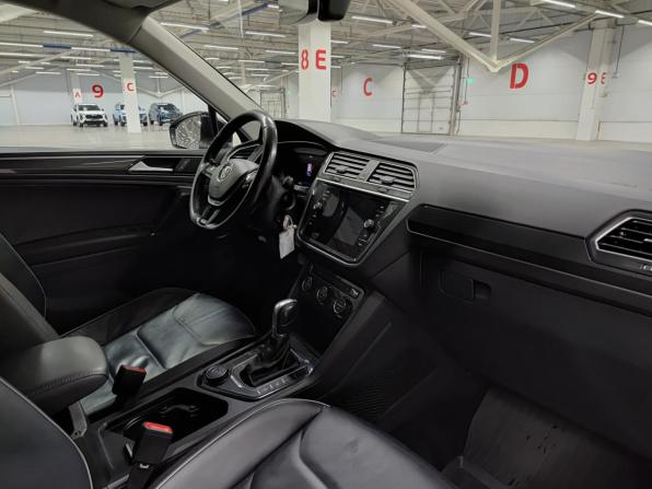 Volkswagen Tiguan II с пробегом 2018 года, цена 2 560 000 рублей, 142519 км, внедорожник, Автокод Объявления