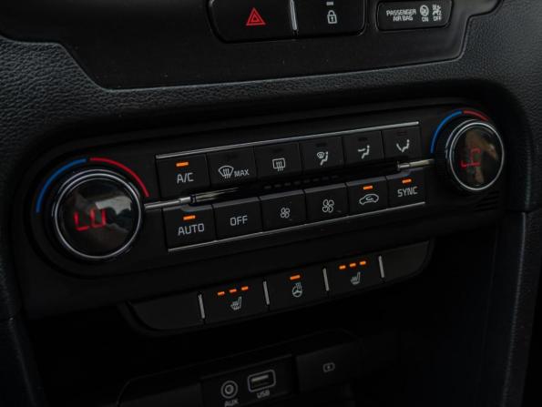 Kia Ceed III с пробегом 2018 года, цена 1 590 000 рублей, 118869 км, хэтчбек, Автокод Объявления