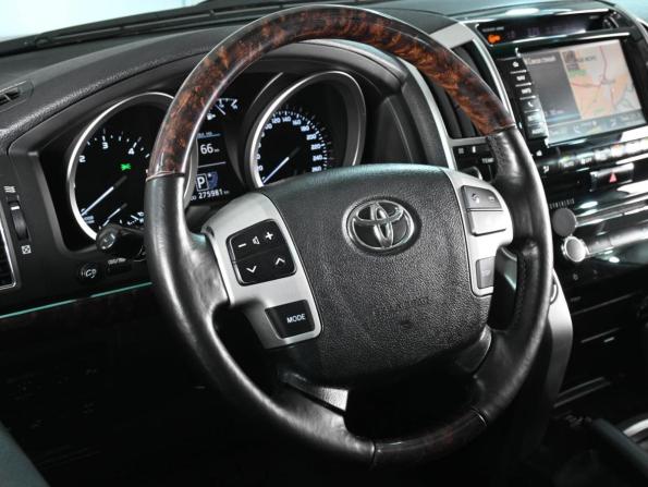 Toyota Land Cruiser 200 Series Рестайлинг 1 с пробегом 2013 года, цена 3 779 000 рублей, 275981 км, внедорожник, Автокод Объявления
