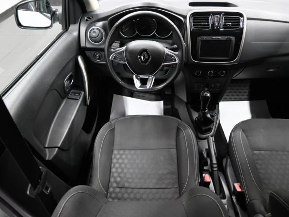 Renault Logan II Рестайлинг с пробегом 2018 года, цена 845 000 рублей, 130494 км, седан, Автокод Объявления