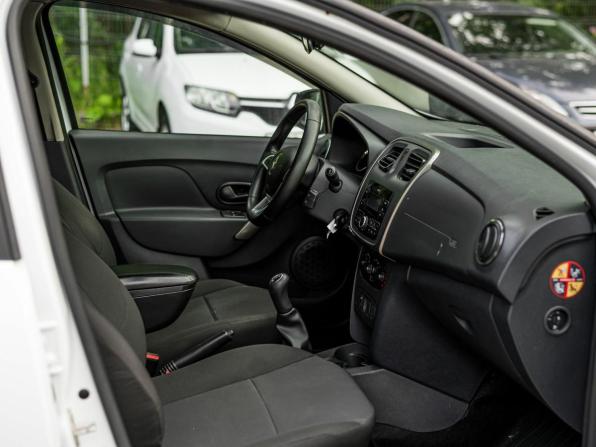 Renault Sandero II с пробегом 2018 года, цена 933 000 рублей, 115358 км, хэтчбек, Автокод Объявления