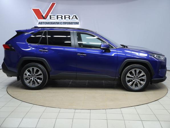 Toyota RAV4 V (XA50) с пробегом 2021 года, цена 3 090 000 рублей, 156189 км, внедорожник, Автокод Объявления