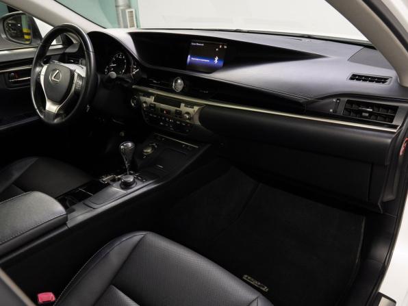Lexus ES VI с пробегом 2014 года, цена 2 549 000 рублей, 41775 км, седан, Автокод Объявления
