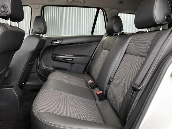 Opel Astra H Рестайлинг с пробегом 2011 года, цена 447 000 рублей, 217063 км, универсал, Автокод Объявления