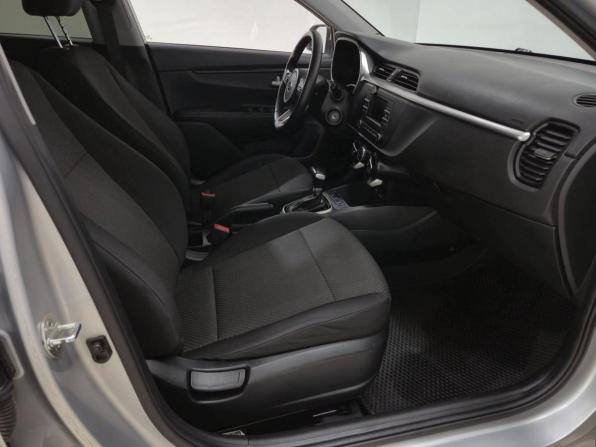 Kia Rio IV Рестайлинг с пробегом 2021 года, цена 1 680 000 рублей, 61653 км, хэтчбек, Автокод Объявления