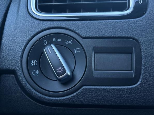 Volkswagen Polo V Рестайлинг с пробегом 2016 года, цена 1 090 000 рублей, 158900 км, седан, Автокод Объявления