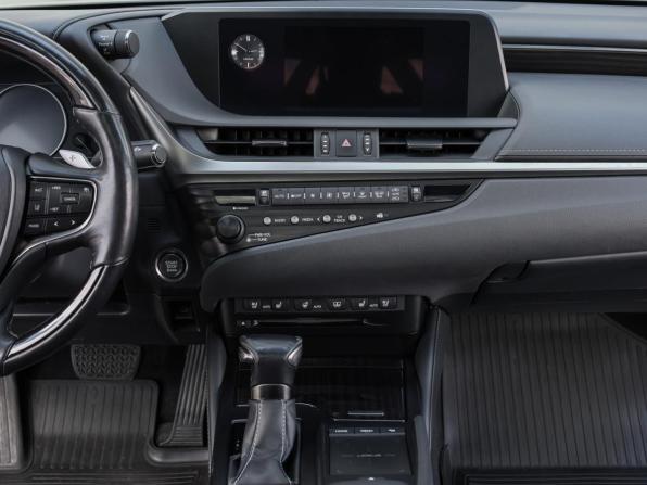 Lexus ES VII с пробегом 2018 года, цена 3 575 000 рублей, 147299 км, седан, Автокод Объявления