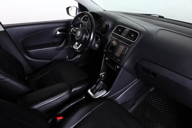 Volkswagen Polo V Рестайлинг с пробегом 2018 года, цена 1 519 000 рублей, 179000 км, седан, Автокод Объявления