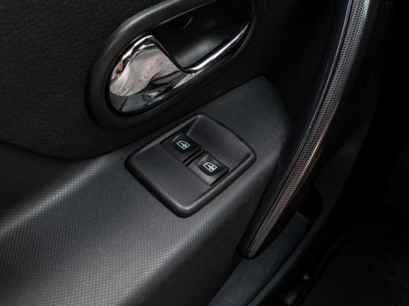 Renault Sandero II Рестайлинг с пробегом 2019 года, цена 1 239 000 рублей, 123905 км, хэтчбек, Автокод Объявления